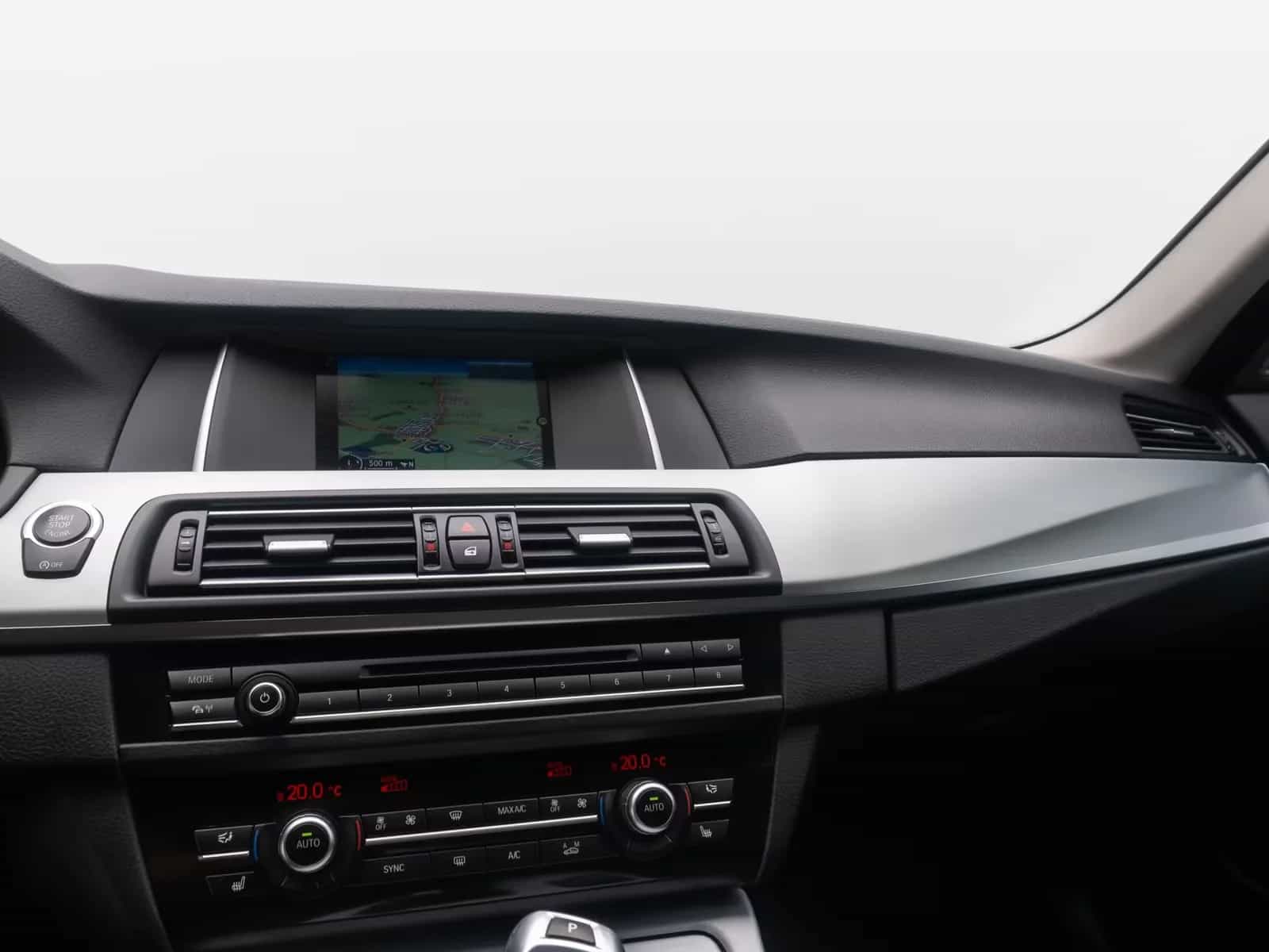 BMW 5 Series 06/2016-photo-21