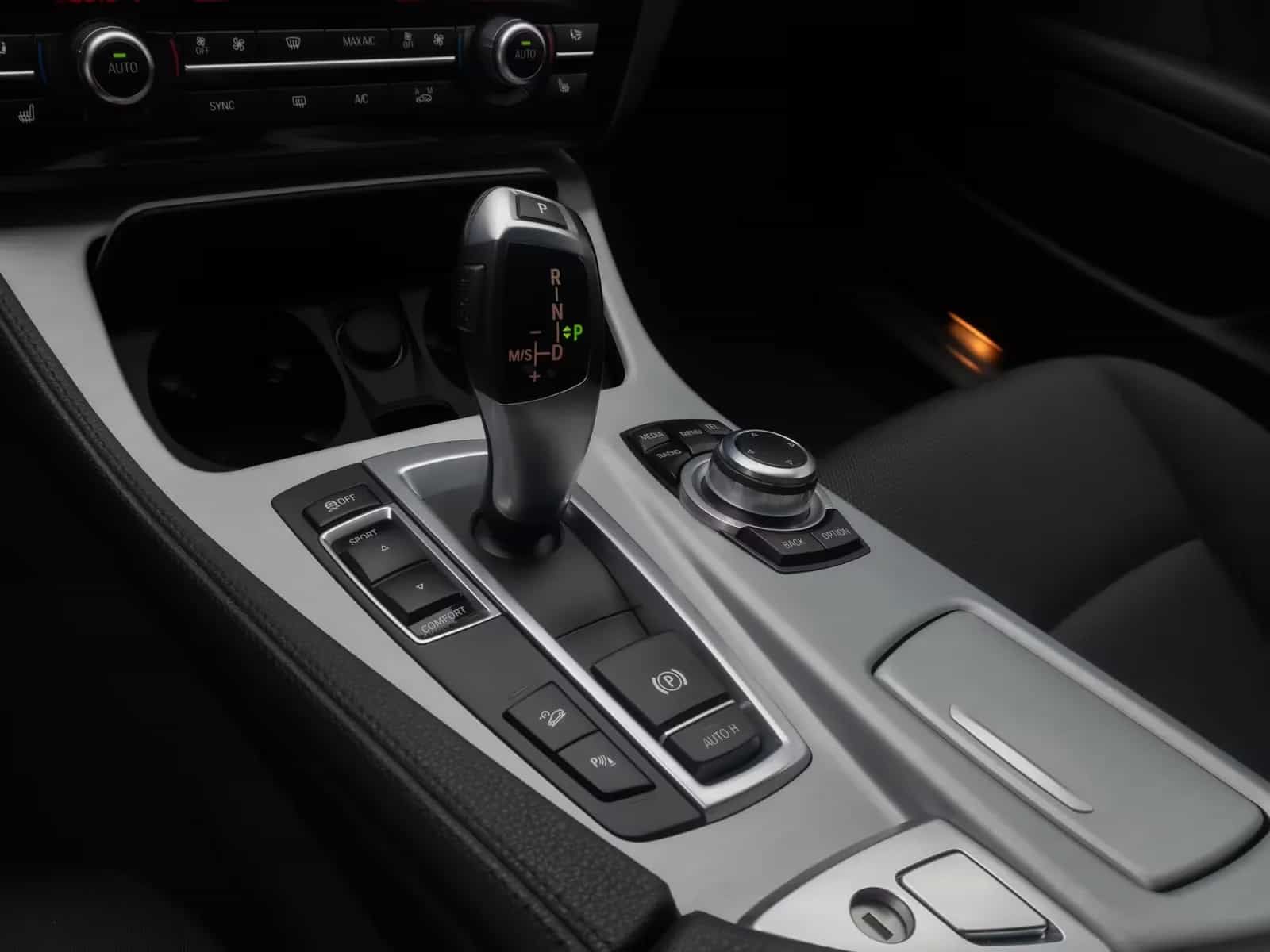 BMW 5 Series 06/2016-photo-22