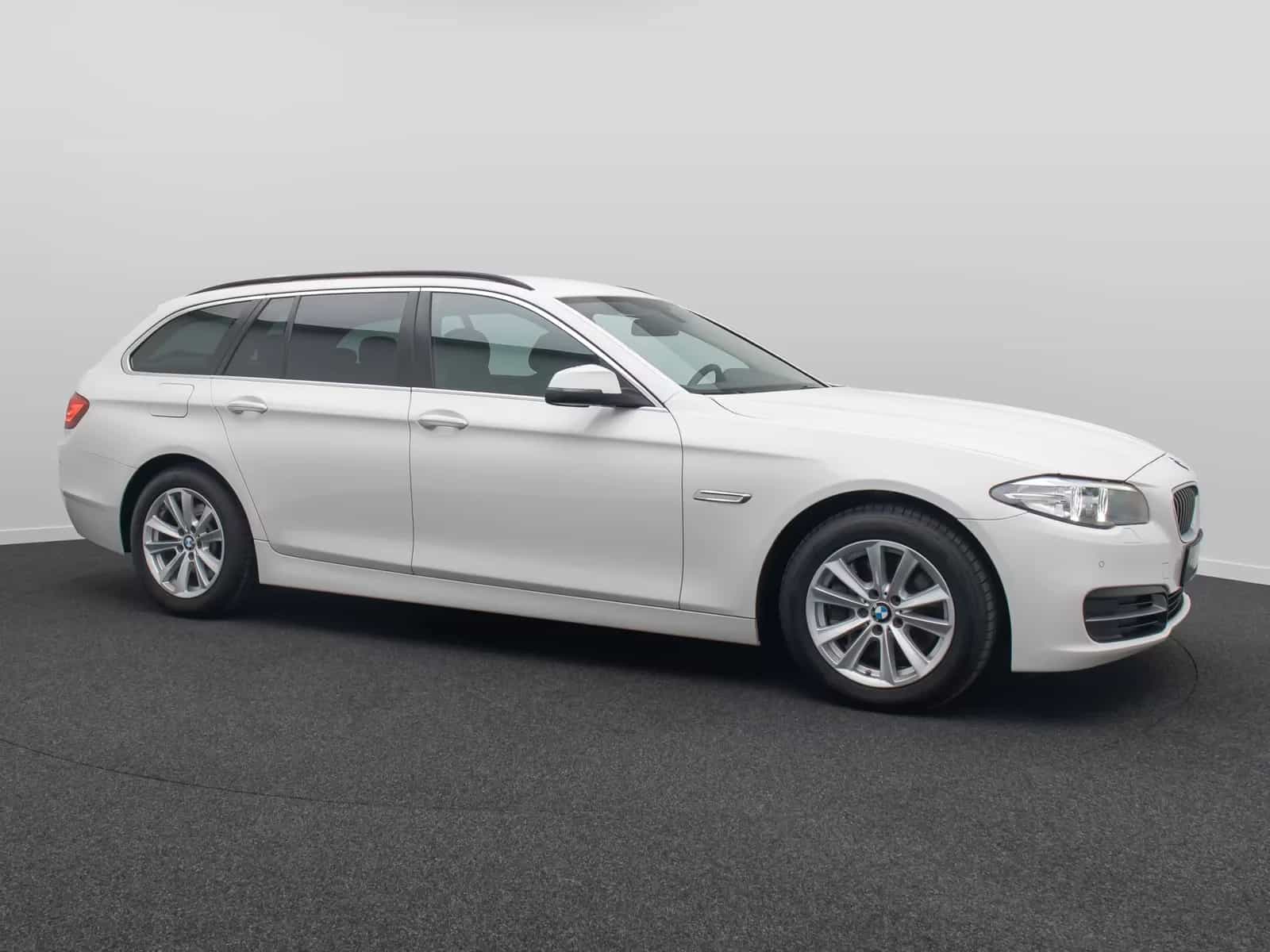 BMW 5 Series 06/2016-photo-3