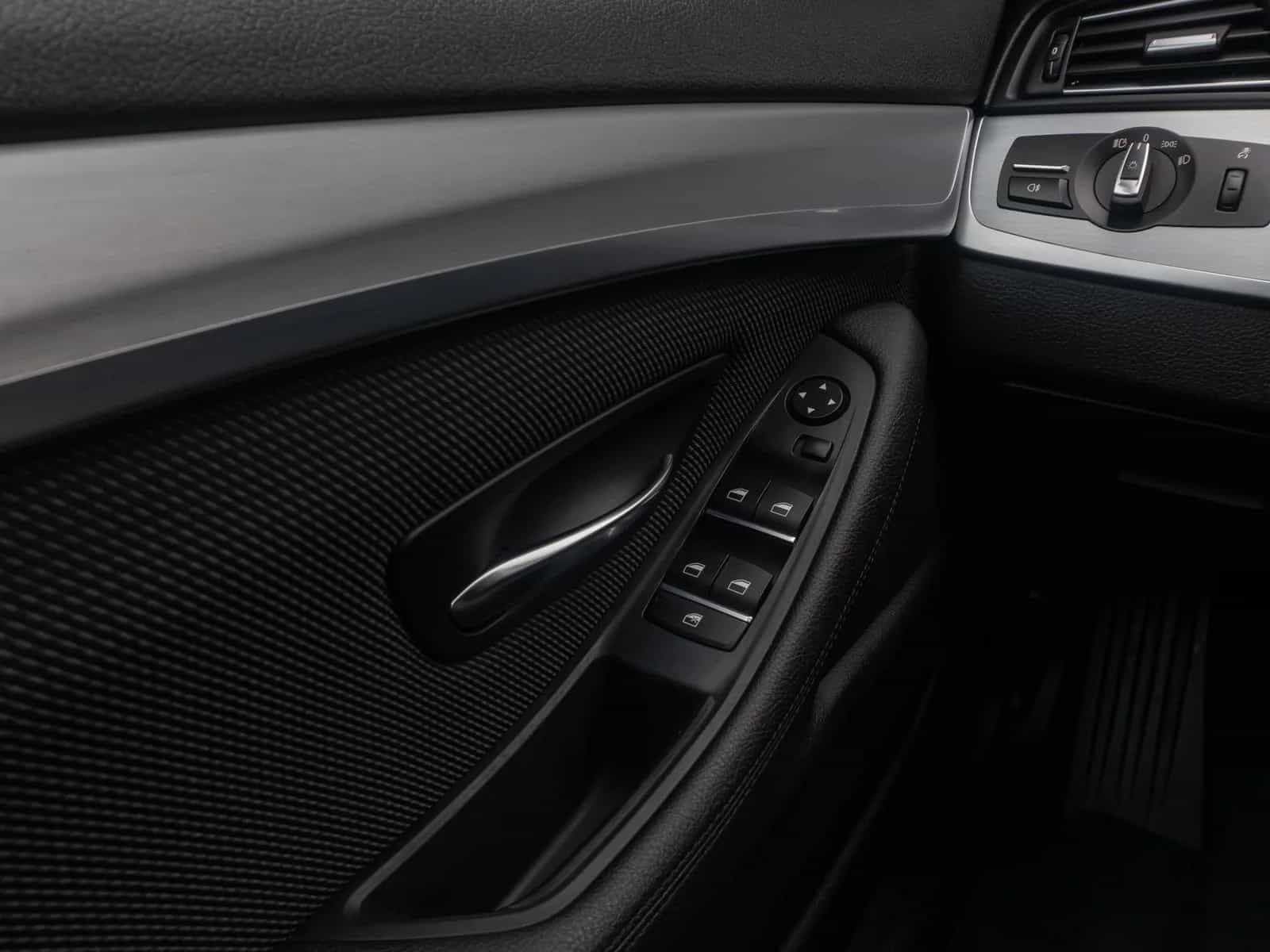 BMW 5 Series 06/2016-photo-32