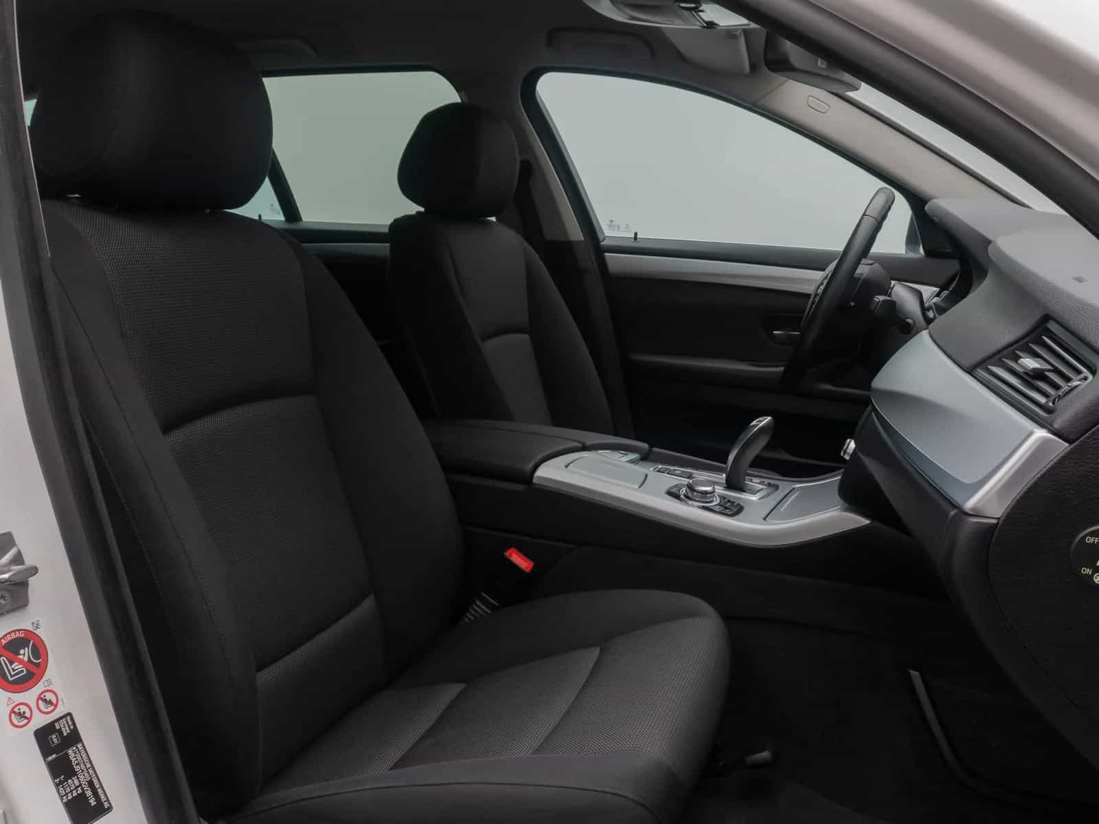BMW 5 Series 06/2016-photo-34