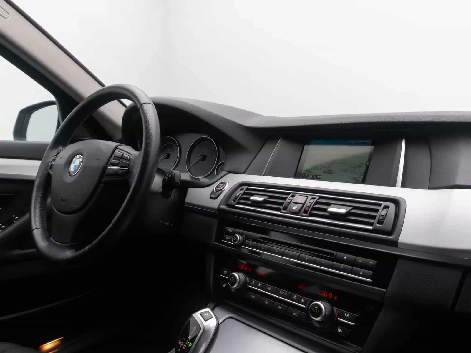 BMW 5 Series 06/2016-photo-35