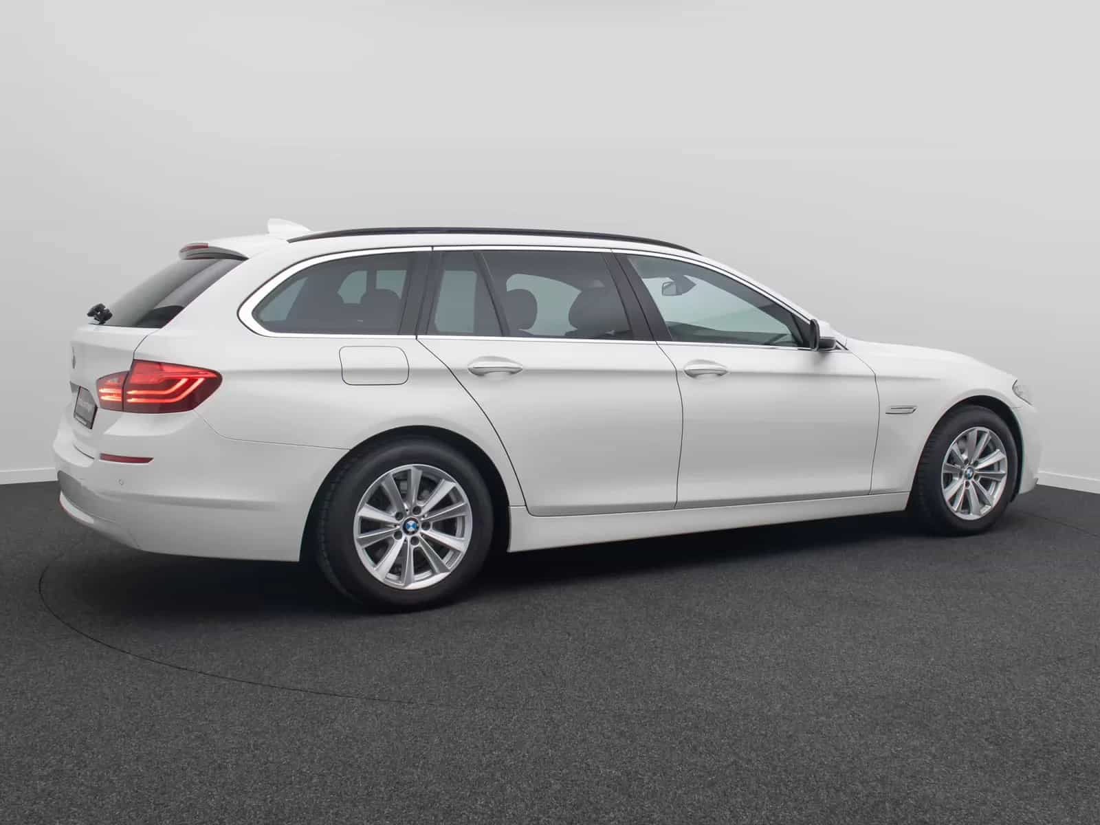 BMW 5 Series 06/2016-photo-5