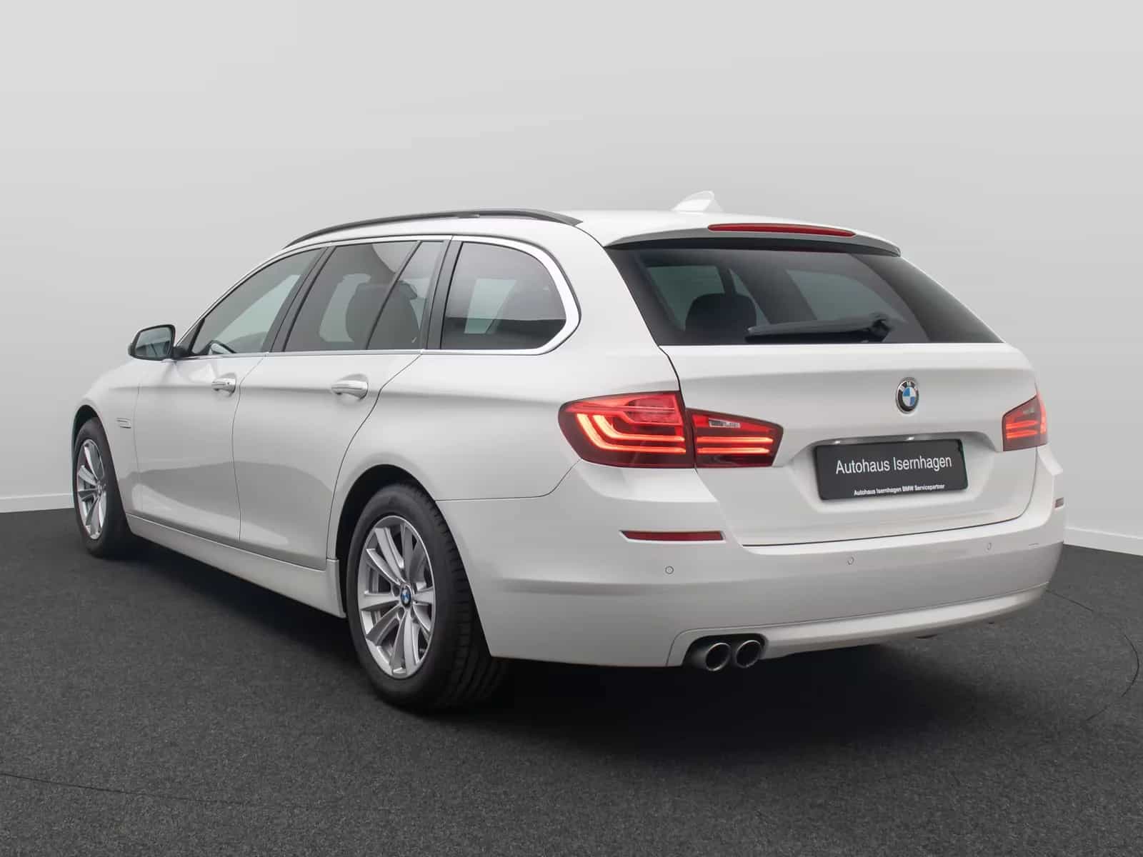 BMW 5 Series 06/2016-photo-8