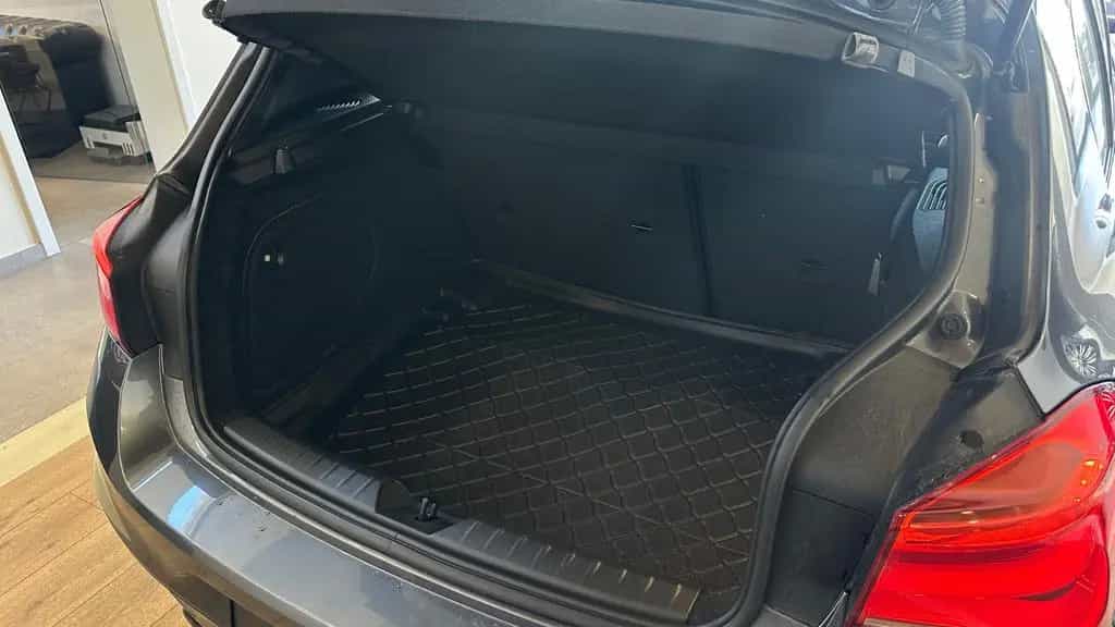 BMW 1 Series 120d Limousine  Edition M Sport 04/2019-photo-18
