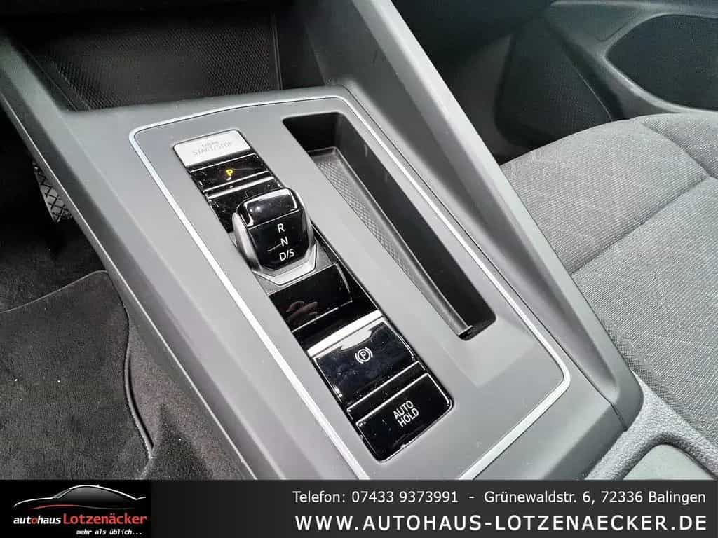 Volkswagen Golf VIII Variant Life eTSI ACC|LED|CARPLAY|NAV 08/2022-photo-11
