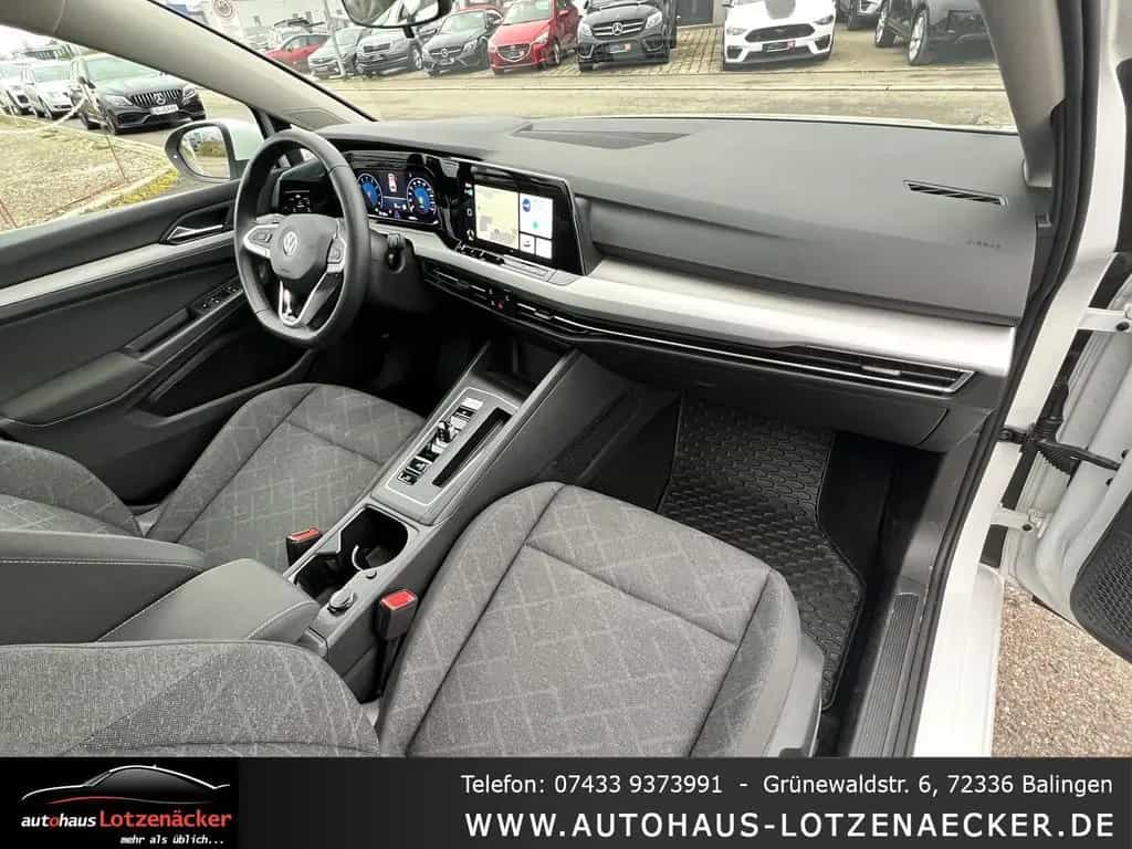 Volkswagen Golf VIII Variant Life eTSI ACC|LED|CARPLAY|NAV 08/2022-photo-17