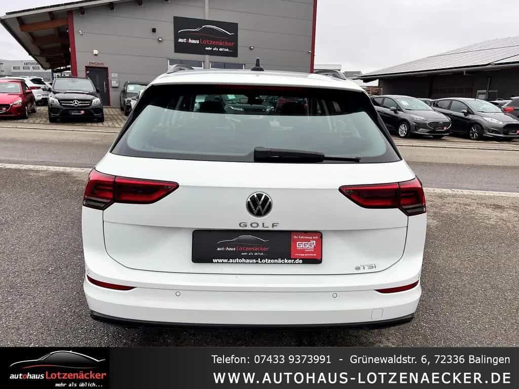 Volkswagen Golf VIII Variant Life eTSI ACC|LED|CARPLAY|NAV 08/2022-photo-3