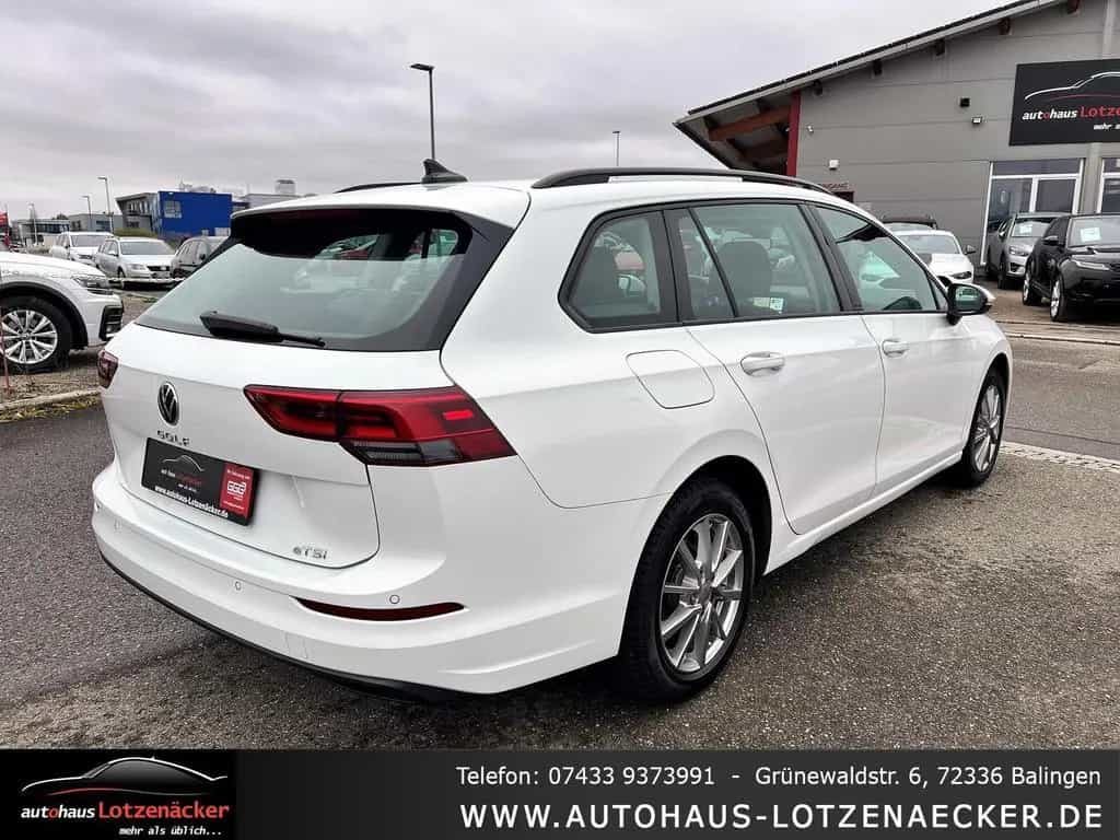 Volkswagen Golf VIII Variant Life eTSI ACC|LED|CARPLAY|NAV 08/2022-photo-4