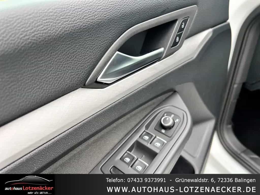 Volkswagen Golf VIII Variant Life eTSI ACC|LED|CARPLAY|NAV 08/2022-photo-6