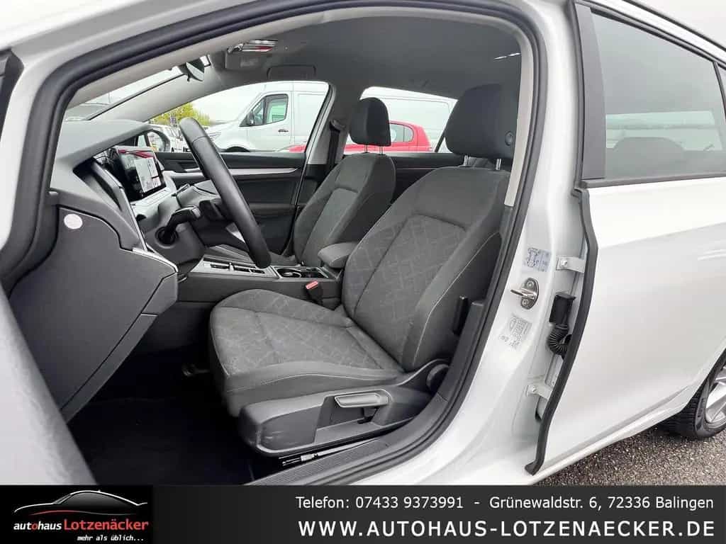 Volkswagen Golf VIII Variant Life eTSI ACC|LED|CARPLAY|NAV 08/2022-photo-8