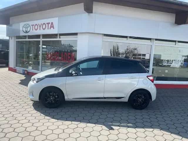 Toyota Yaris Style Selection 04/2020-photo-1