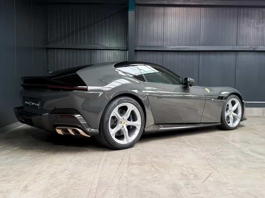Ferrari 12Cilindri + 1. Hand + 54 km + Carbon Exterieur 04/2026-photo-15