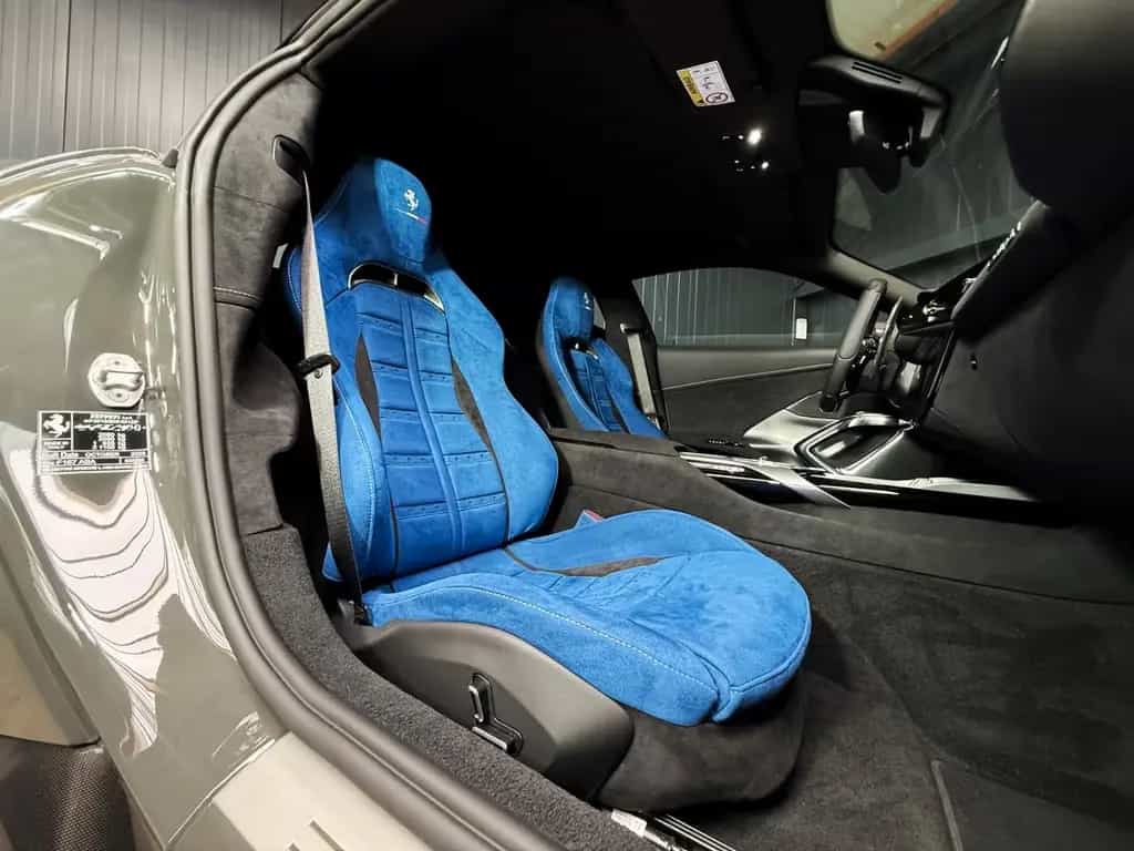 Ferrari 12Cilindri + 1. Hand + 54 km + Carbon Exterieur 04/2026-photo-26
