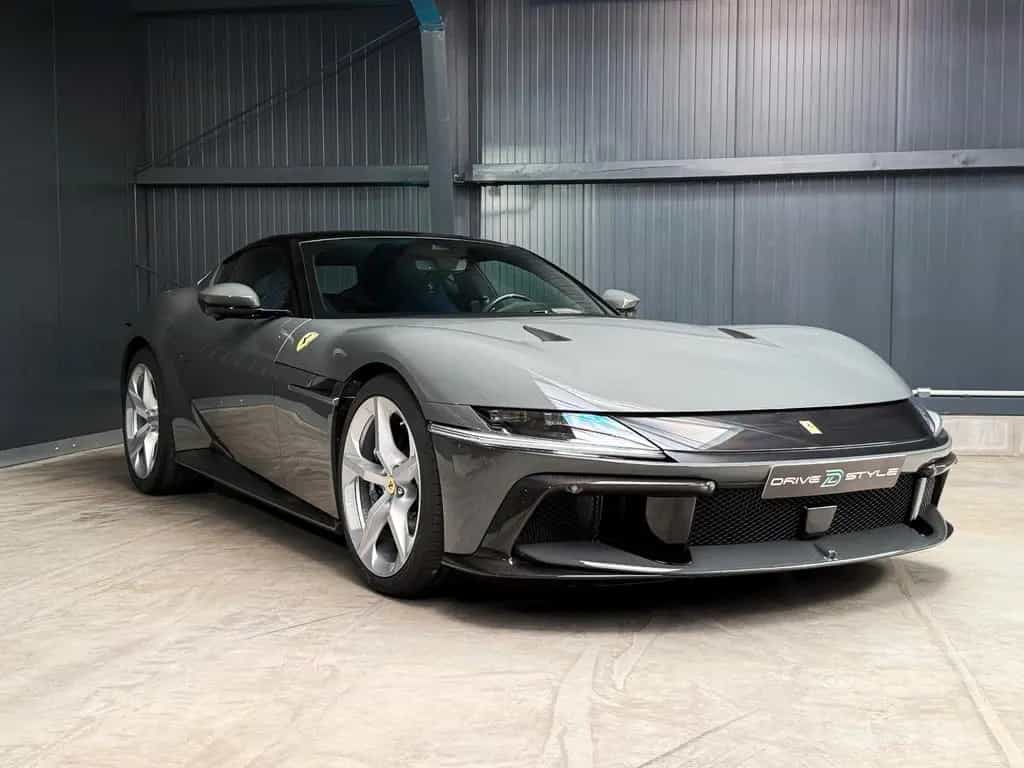 Ferrari 12Cilindri + 1. Hand + 54 km + Carbon Exterieur 04/2026-photo-3
