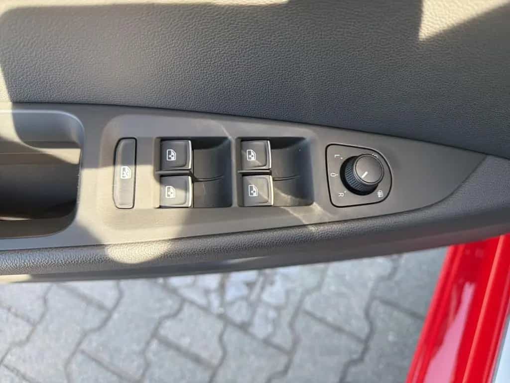 Seat Leon FR-Line Navi Digitales Cockpit LED StandHZG 04/2020-photo-20