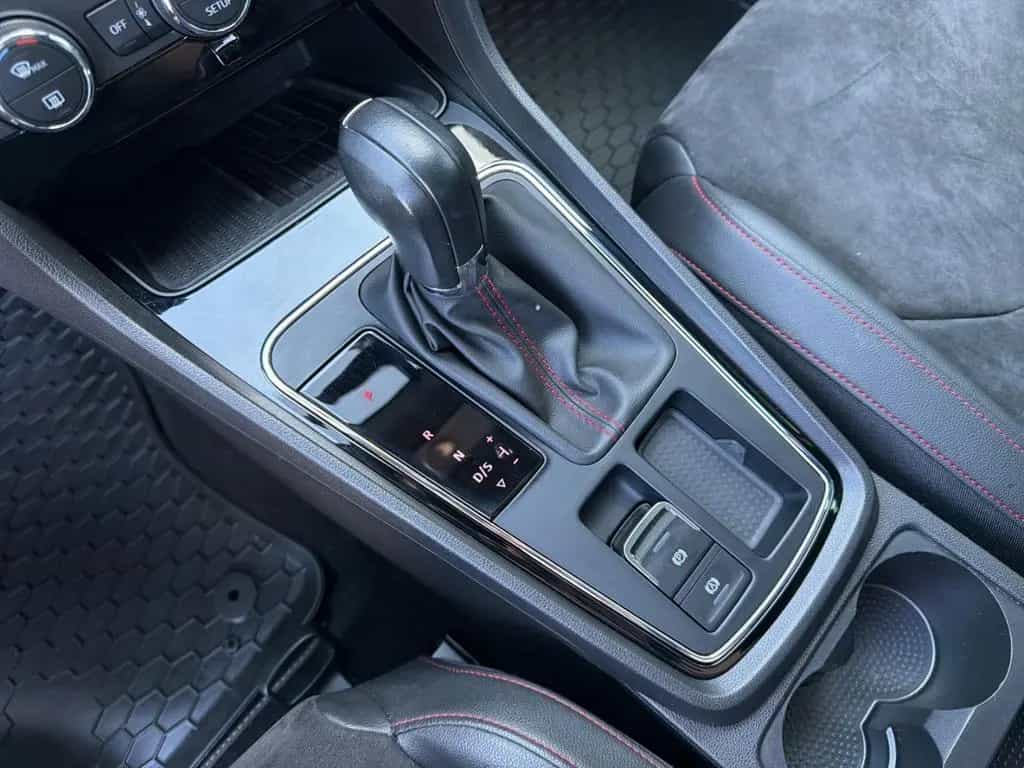 Seat Leon FR-Line Navi Digitales Cockpit LED StandHZG 04/2020-photo-26