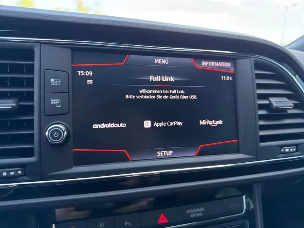 Seat Leon FR-Line Navi Digitales Cockpit LED StandHZG 04/2020-photo-29