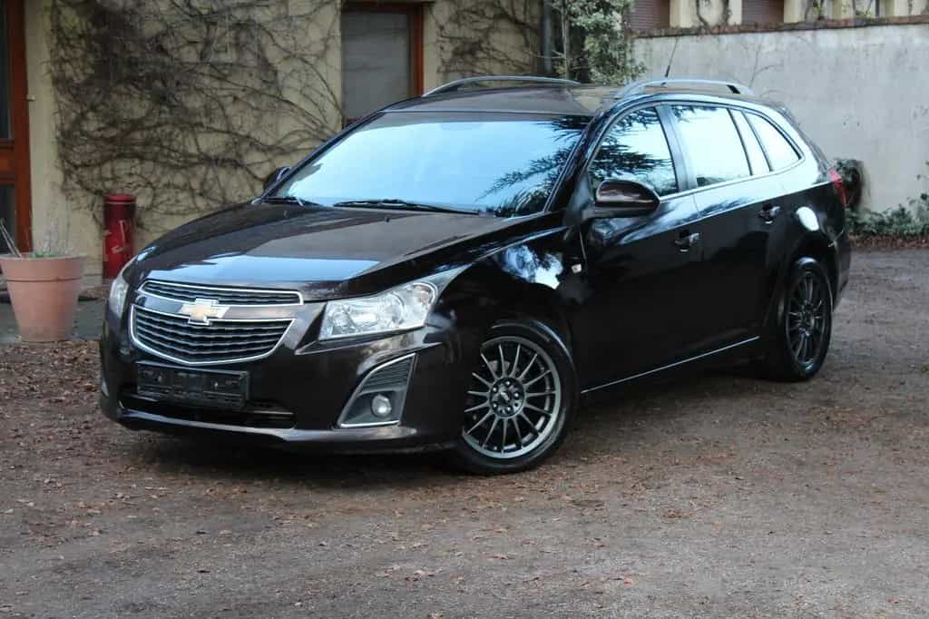 Chevrolet Cruze Station Wagon LTZ*Automatik*TÜV NEU* 04/2013-photo-0