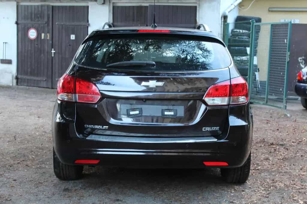 Chevrolet Cruze Station Wagon LTZ*Automatik*TÜV NEU* 04/2013-photo-3