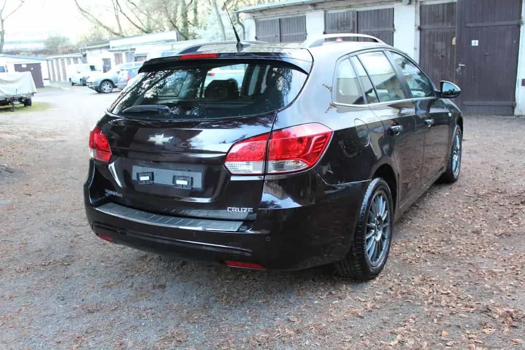 Chevrolet Cruze Station Wagon LTZ*Automatik*TÜV NEU* 04/2013-photo-4