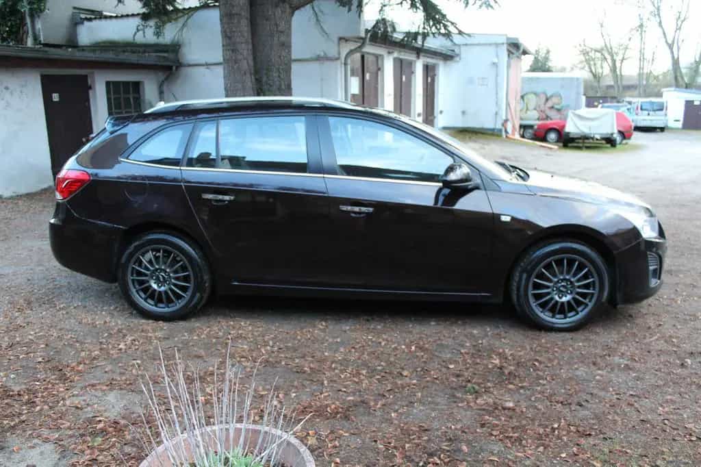 Chevrolet Cruze Station Wagon LTZ*Automatik*TÜV NEU* 04/2013-photo-5