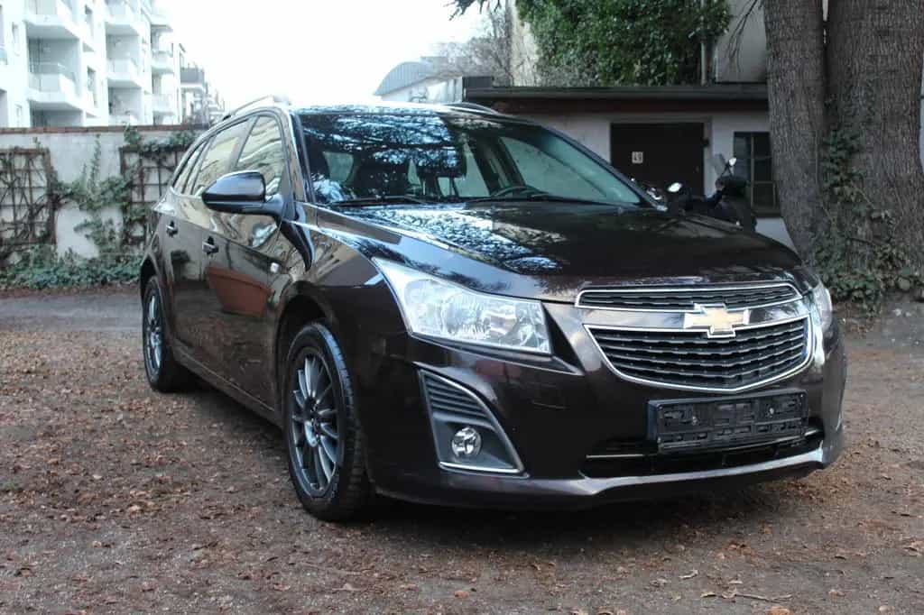 Chevrolet Cruze Station Wagon LTZ*Automatik*TÜV NEU* 04/2013-photo-6