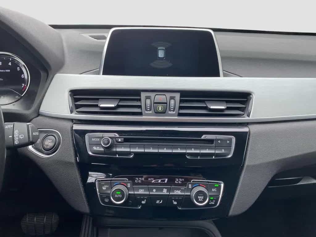 BMW X1 sDrive20i Adv. LED Navi ParkAss Sportsitz AUT 02/2019-photo-12
