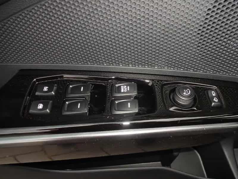 Ssangyong Tivoli Grand Quartz 12/2024-photo-6