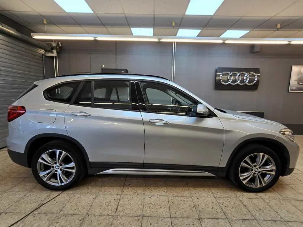 BMW X1 xDrive 18 d Sport Line LED Navi 1.Hand 06/2019-photo-2