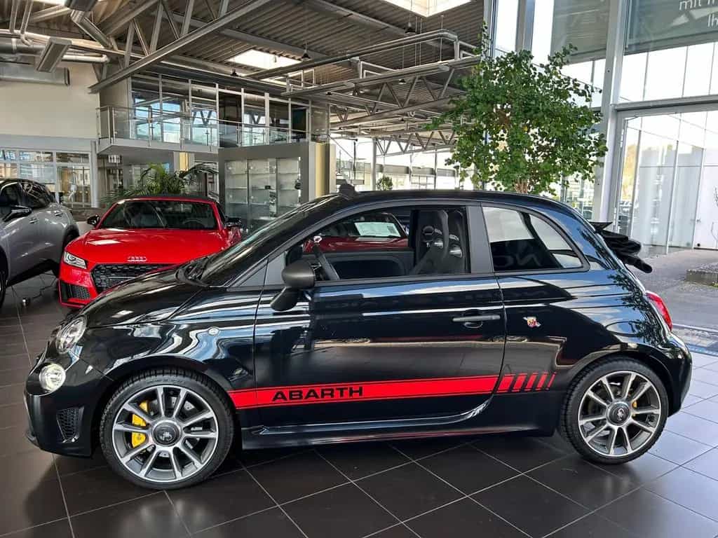 Abarth 695C Cabrio Aut. LEDER CARPLAY PDC ALU 09/2024-photo-3