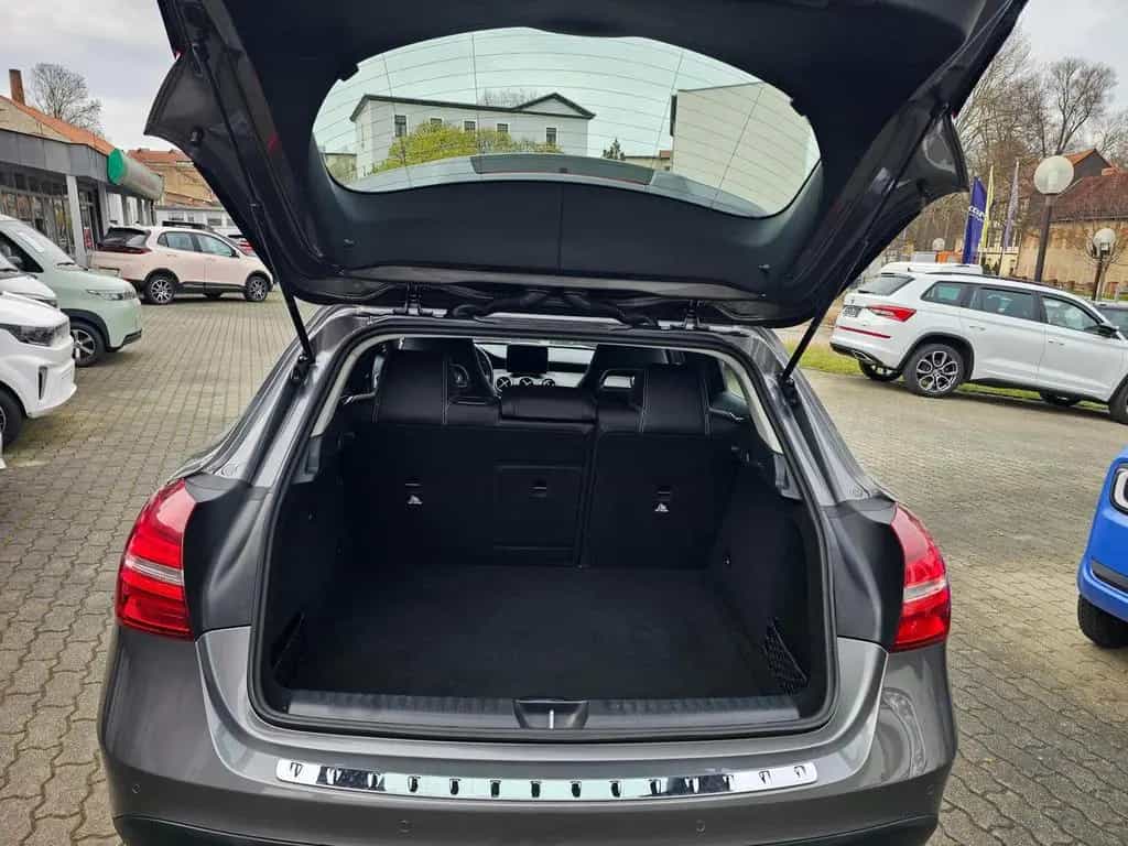 Mercedes-Benz CLA 180 URBAN+LEDhigh+NAVI+PARKTRONIC+WKR+2.HAND 04/2017-photo-10