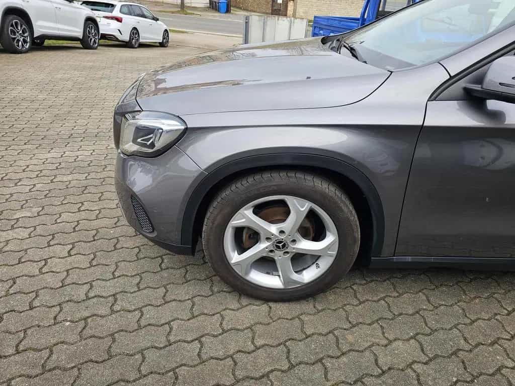 Mercedes-Benz CLA 180 URBAN+LEDhigh+NAVI+PARKTRONIC+WKR+2.HAND 04/2017-photo-11