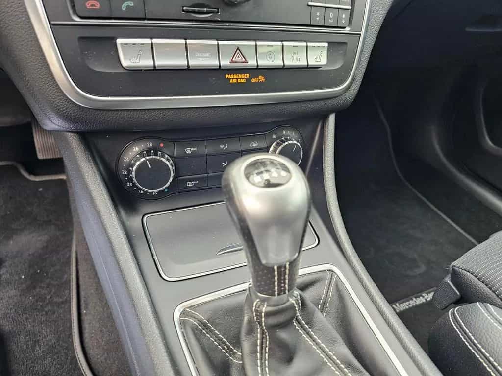 Mercedes-Benz CLA 180 URBAN+LEDhigh+NAVI+PARKTRONIC+WKR+2.HAND 04/2017-photo-14