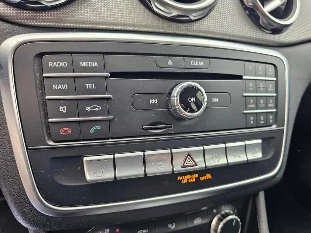 Mercedes-Benz CLA 180 URBAN+LEDhigh+NAVI+PARKTRONIC+WKR+2.HAND 04/2017-photo-16
