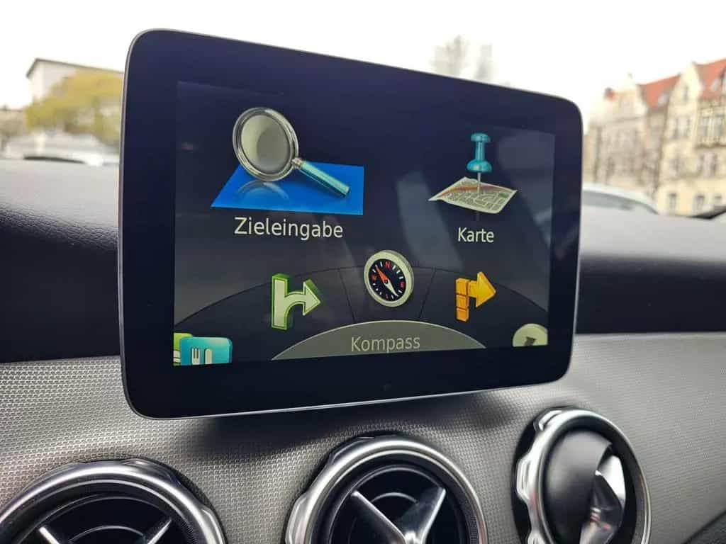 Mercedes-Benz CLA 180 URBAN+LEDhigh+NAVI+PARKTRONIC+WKR+2.HAND 04/2017-photo-17