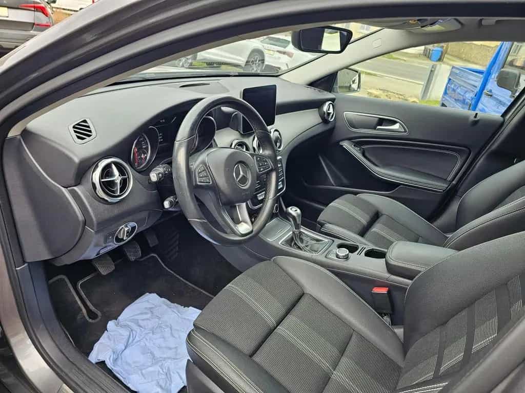 Mercedes-Benz CLA 180 URBAN+LEDhigh+NAVI+PARKTRONIC+WKR+2.HAND 04/2017-photo-4