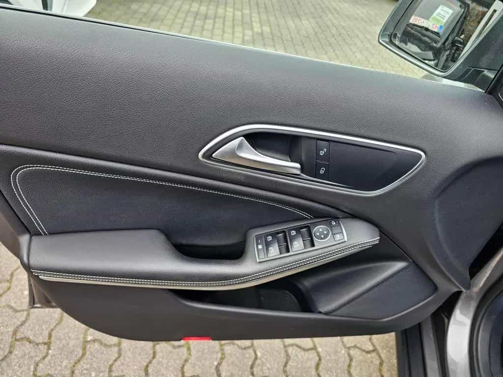 Mercedes-Benz CLA 180 URBAN+LEDhigh+NAVI+PARKTRONIC+WKR+2.HAND 04/2017-photo-5