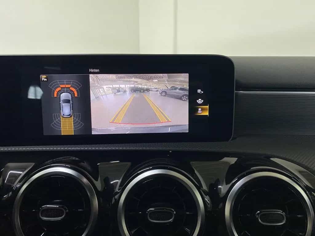 Mercedes-Benz A 200 AMG+NIGHT+LED+MBUX+18"+SPORTSITZE+KAMERA 06/2019-photo-9