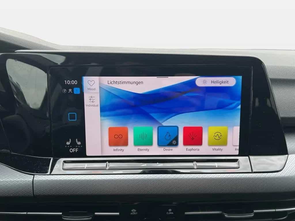 Volkswagen Golf VIII Variant 1.5 TSI Active STHZ MATRIX RFK 01/2023-photo-13