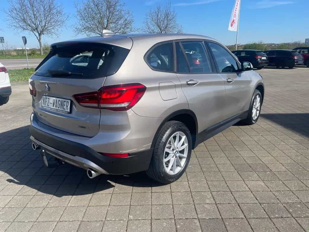 BMW X1 sDrive18d Automatik LED DAB+ 12/2020-photo-3