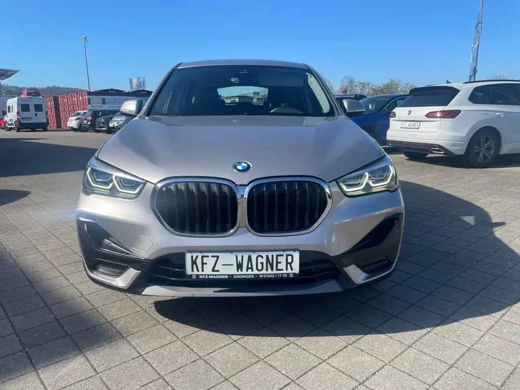 BMW X1 sDrive18d Automatik LED DAB+ 12/2020-photo-4