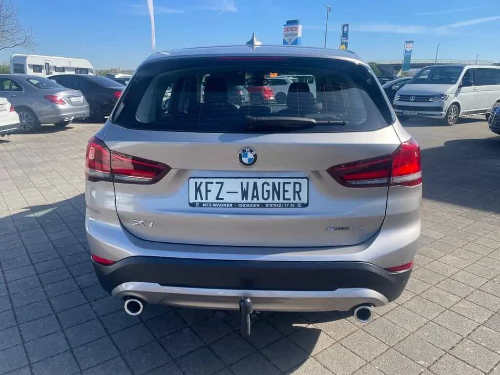BMW X1 sDrive18d Automatik LED DAB+ 12/2020-photo-5