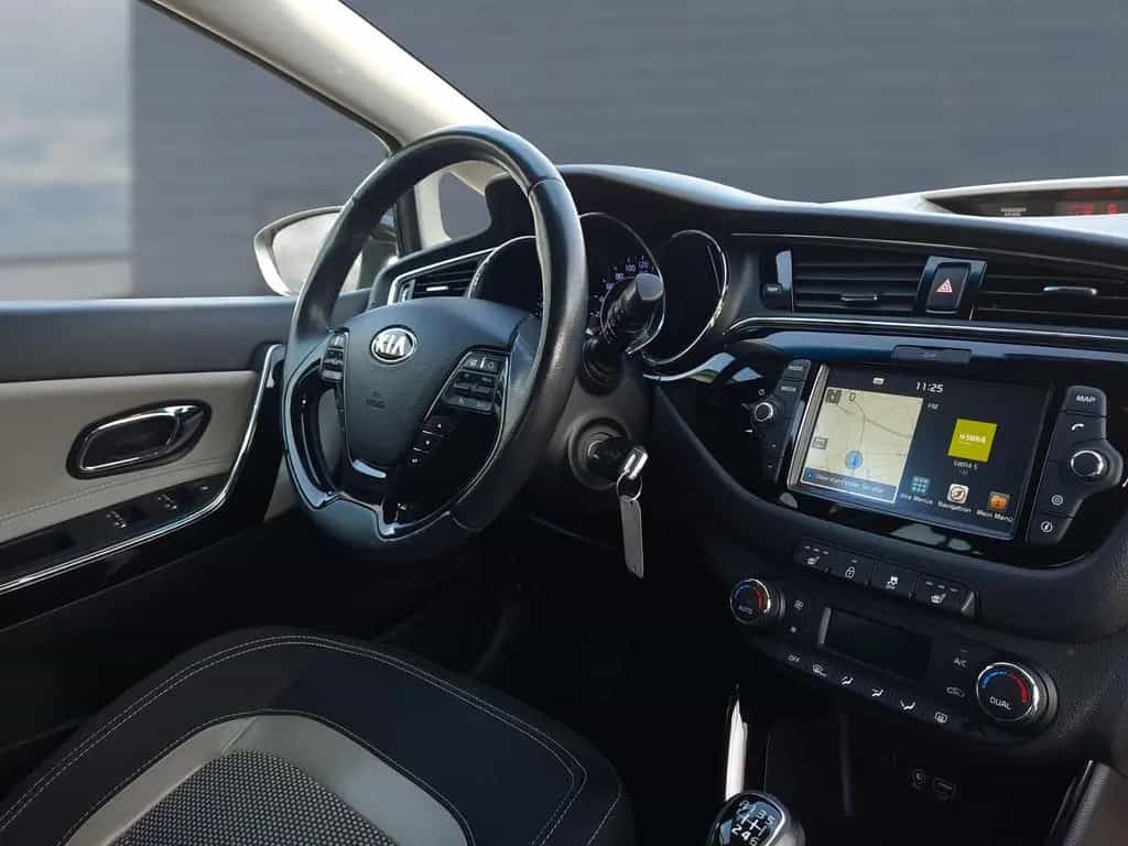 Kia Ceed 1,6 GDI Dream-Team Premium+ 06/2018-photo-13