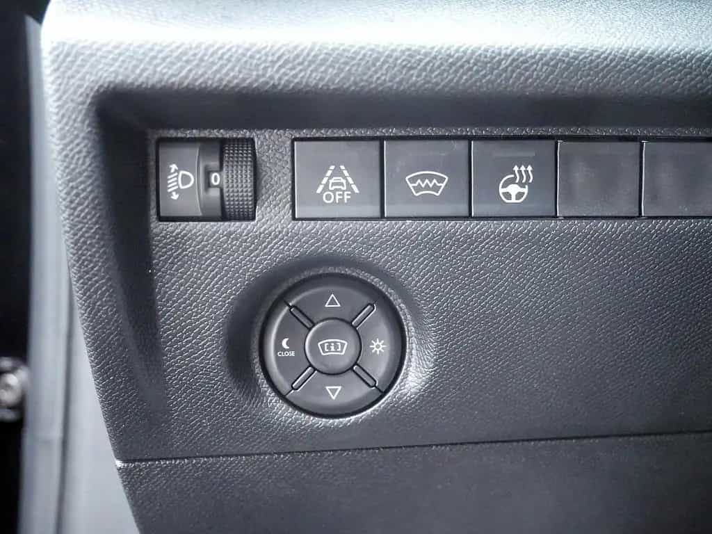 Citroën C4 PureTech 130 Shine KAMERA NAVI ACC HUD LED 02/2023-photo-15