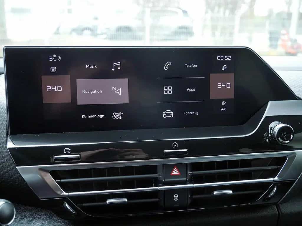 Citroën C4 PureTech 130 Shine KAMERA NAVI ACC HUD LED 02/2023-photo-8