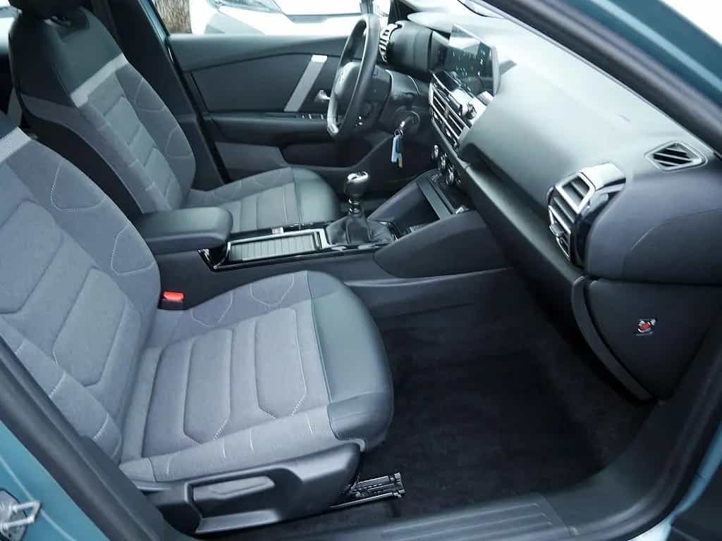 Citroën C4 PureTech 130 Plus KLIMA PDC SHZ KAMERA LED 01/2024-photo-1