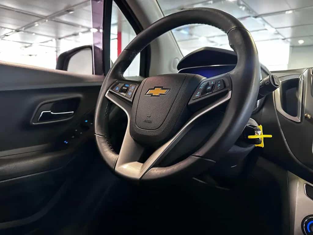 Chevrolet Trax 2. Hd + BC + BT + Sitzheizung * 08/2014-photo-15