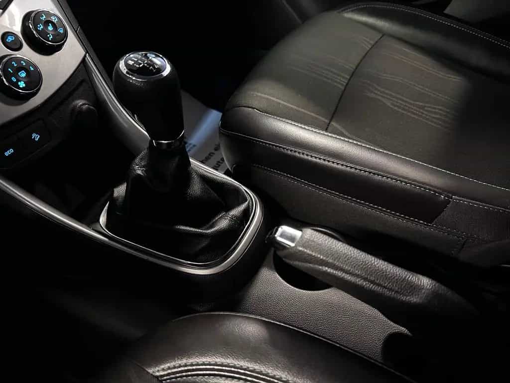 Chevrolet Trax 2. Hd + BC + BT + Sitzheizung * 08/2014-photo-17