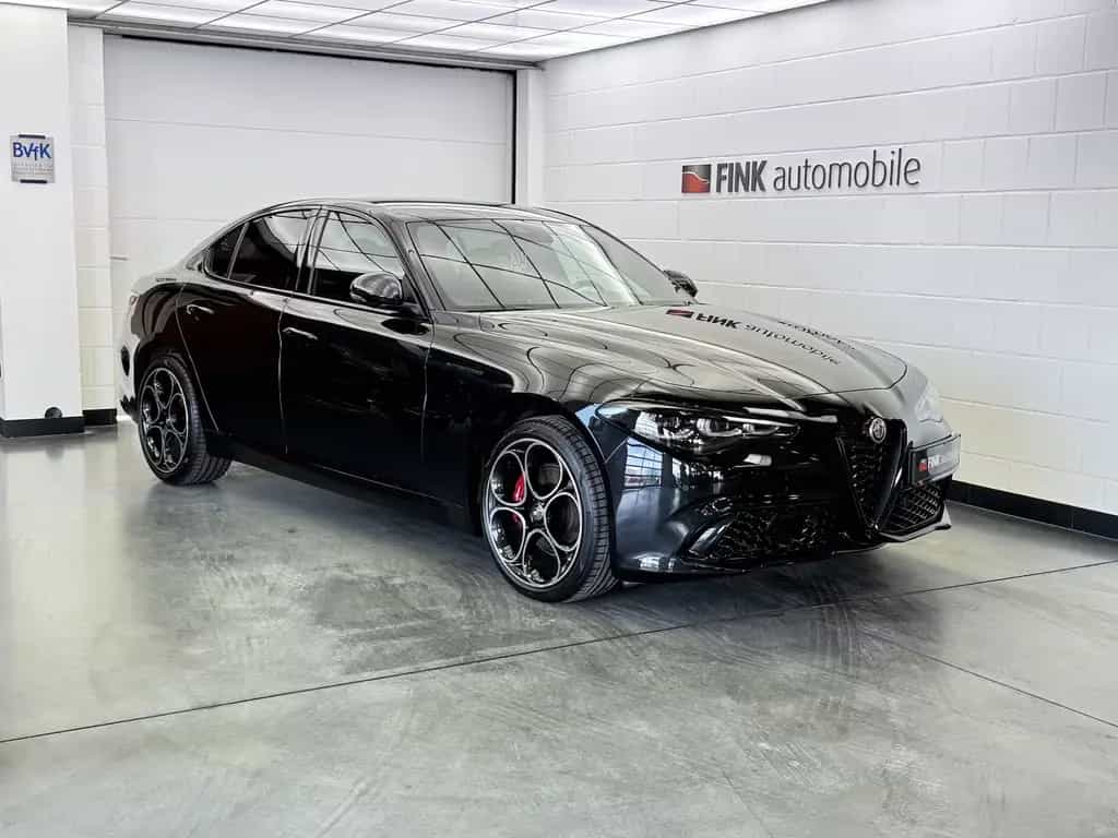 Alfa Romeo Giulia 2.0 Competizione Q4 Turbo CarPlay Kamera 05/2023-photo-0